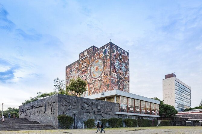 EXCLUSIVE TOUR: Murals+Ciudad Universitaria Stadium-small groups - Key things you’ll notice on this UNAM mural walk