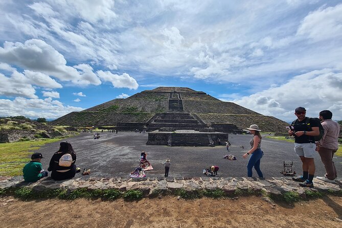 EXCLUSIVE TOUR Teotihuacán - Small Groups - Pickup, Small Groups, and the Big Question: How Will You Ride Out of Mexico City?