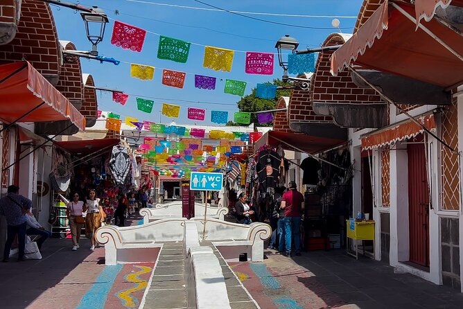 Excursion to Cholula and Puebla from Mexico City - El Parián Market: Talavera shopping with just enough time