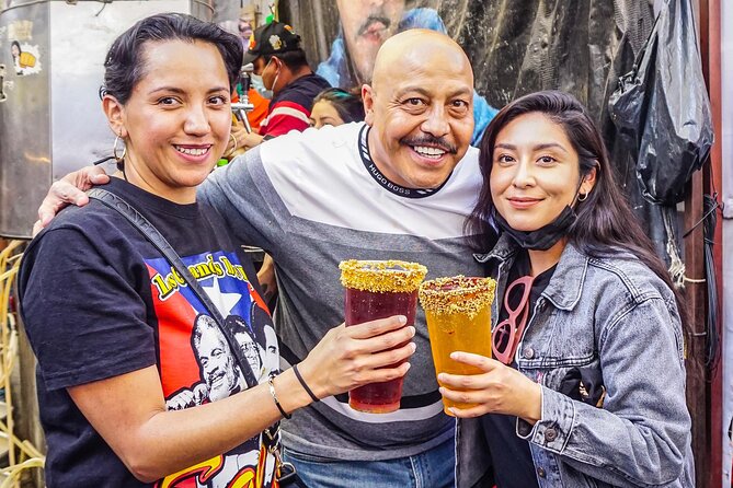 Explore the Barrio Bravo of Tepito with local guides - Deportivo Maracana: sports culture in 15 minutes