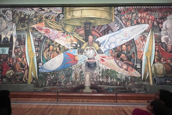 Exploring Mexican Muralism: A Journey through Bellas Artes Palace - Key things I’d watch for on this tour