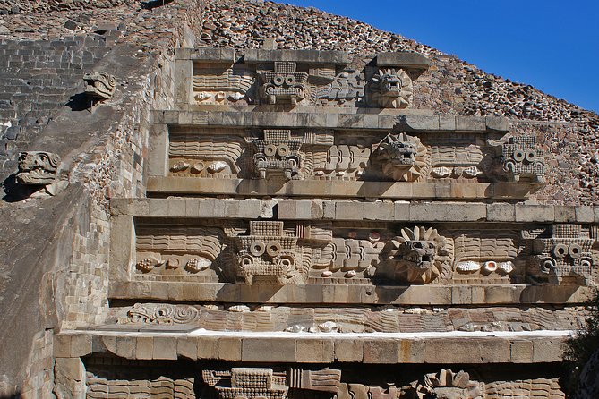 Express Tour to Teotihuacan Pyramids. Be the first to arrive! - The Pyramid of the Sun: symbols, scale, and the question of climbing
