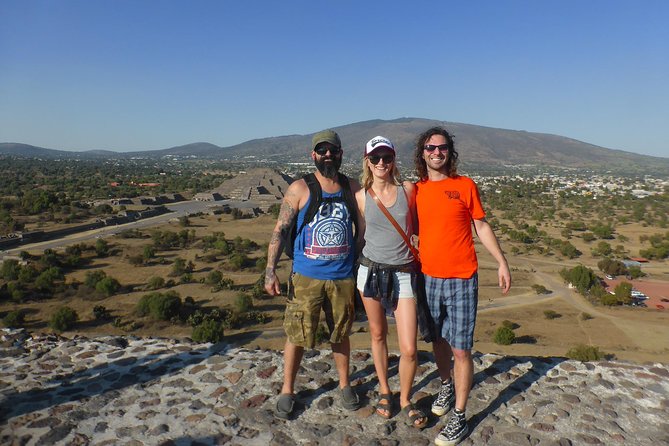 Express Tour to Teotihuacan Pyramids. Be the first to arrive! - Handcraft market and ancestral beverage sampling: good, but manage your expectations