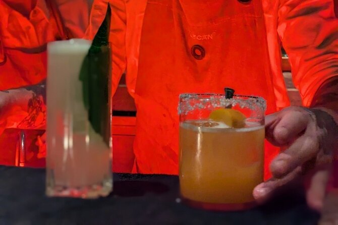Flavors of the past: A Pre-Hispanic drink tour in Mexico city. - Stop 3 in Los Insurgentes: shifting from pulque energy to mezcal focus