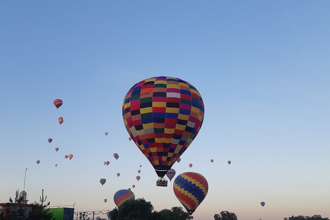 Flight in Globe, visit archaeological area, breakfast and transport - One hour in the balloon: what you’re really buying
