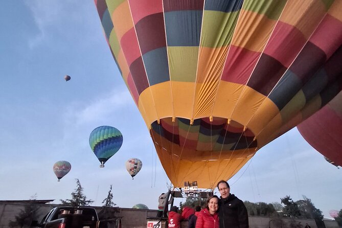 Flight in Globe, visit archaeological area, breakfast and transport - Touring Teotihuacan for about two hours, with a guide who sets the pace