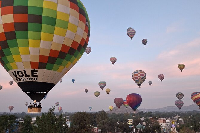 Flight in Globe, visit archaeological area, breakfast and transport - Value check: $208.97 per person for a lot of moving parts