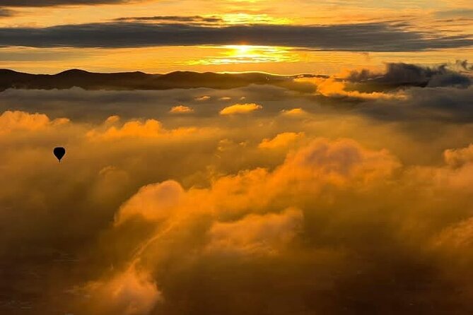 Flight with the Gods and underworld tour (all inclusive) - 45 Minutes Over the Pyramids: Sun, Moon, and Morning Light