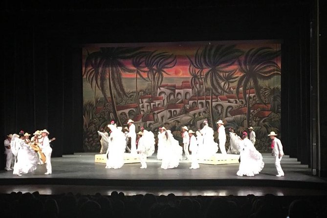 Folkloric Ballet in Mexico City - Should you book this Folkloric Ballet night?