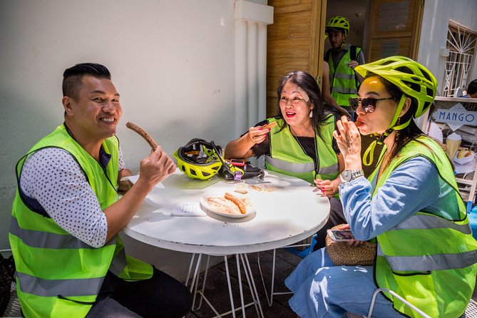 Foodie Lovers And Trendy CDMX E-bike Tour - Starting at Laila Hotel, Then Rolling Into Chapultepec Parkland