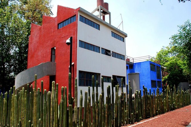 Frida Kahlo Museum and Diego Rivera Studio Tour with Admission Tickets - Small-group limits: why 10 people changes everything