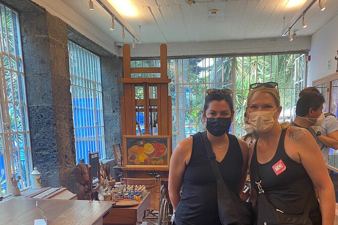 Frida Kahlo Museum Tour: A Journey Through Art and Legacy - Plaza Hidalgo walking tour: your “how to read the neighborhood” starter