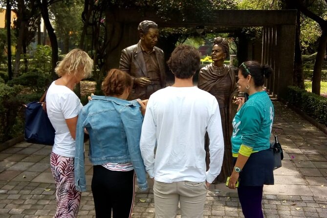 Frida's Heart Guided Biking Tour in Coyoacán - Stop 3: Plaza Centenario and views of the old Cathedral