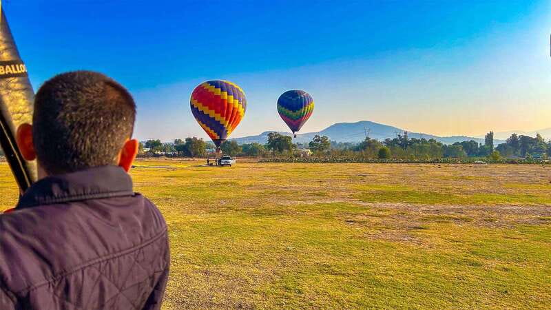 From CDMX: Hot air balloon ride, guided visits to Teotihuacan and Guadalupe - Basilica of Our Lady of Guadalupe: photo stop, then the guided visit