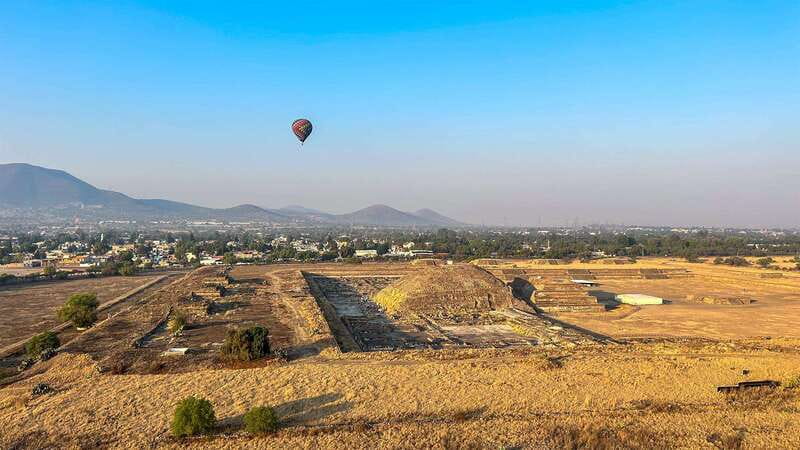 From CDMX: Hot air balloon ride, guided visits to Teotihuacan and Guadalupe - Meeting point on Paseo de la Reforma, and what the balloon paperwork means