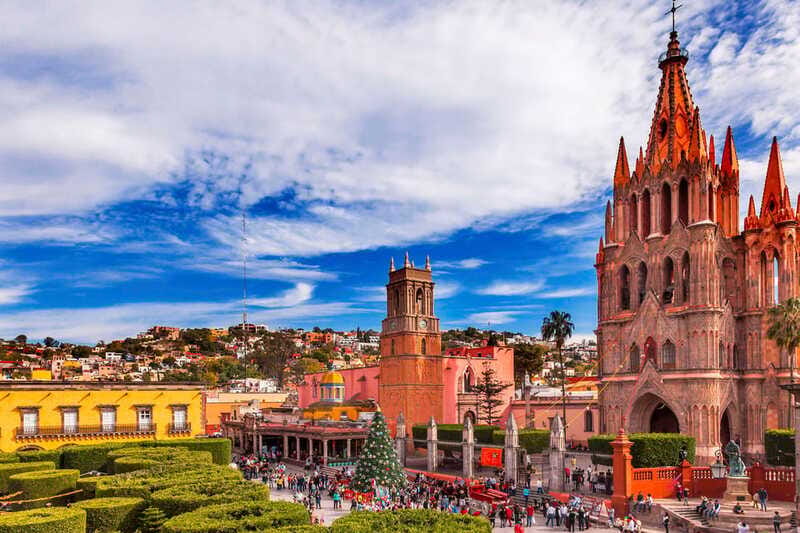 From CDMX: One day tour of colonial San Miguel de Allende - Shopping the local handicraft market without losing your day