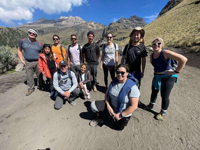From CDMX: Trekking to Iztaccihuatl Volcano accompanied by a mountaineer - The guide experience: caring on the trail, varied explanations off it