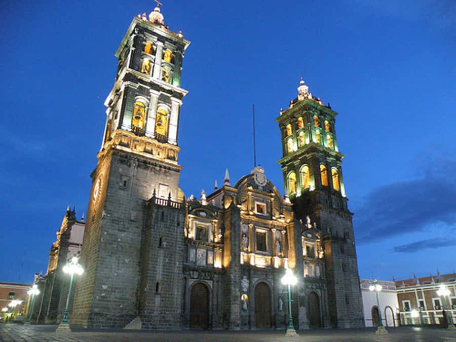 From Mexico City: Puebla, Cholula and Tonantzintla Day Trip - Morning logistics: meeting at Hostal Amigo and optional hotel pickup