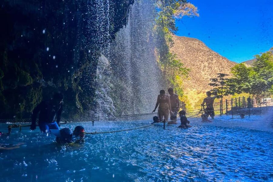 From Mexico City: Small Group Tour to the Tolantongo Caves - Food Stops and the Rhythm of a Long Day