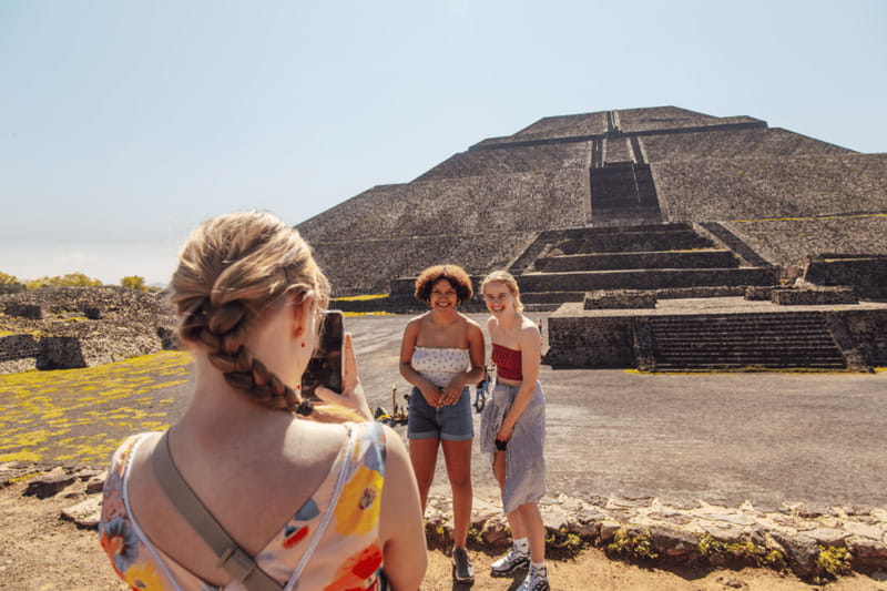 From Mexico City: Teotihuacan Tour & Reino Animal For Kids - Guided Teotihuacan walk: Sun and Moon explained for all ages