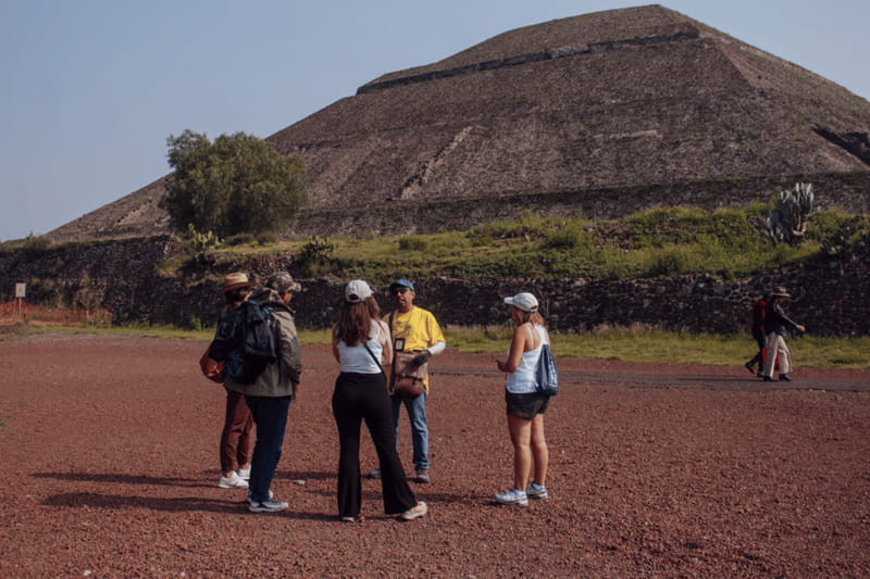 From Mexico City: Teotihuacan Tour & Reino Animal For Kids - The short secret stop: why it helps kids stay with you