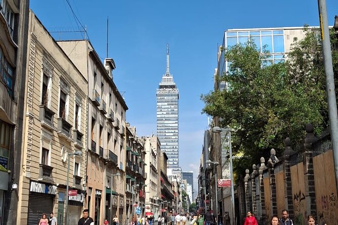 Full-Day Private Tour of Mexico City: Teotihuacan and Xochimilco - Mexico City classics: Fine Arts, Zócalo, Cathedral, and Templo Mayor