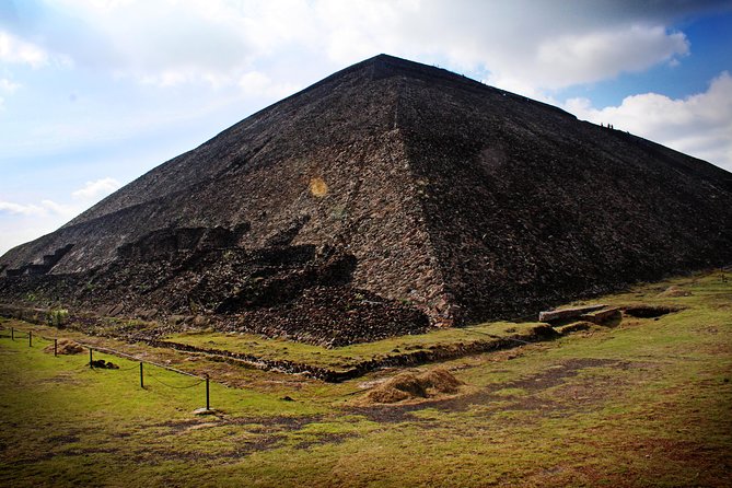 Full-Day Teotihuacan & Basilica Guadalupe Tour - Teotihuacan Zone: Pyramids, Climbing, and the Part You’ll Remember