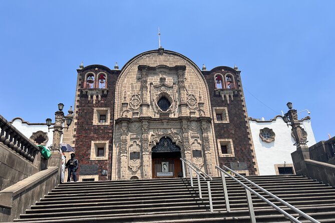 Full Visit of the Virgin of Guadalupe's village in private tour - How private guiding changes the experience (especially in crowds)