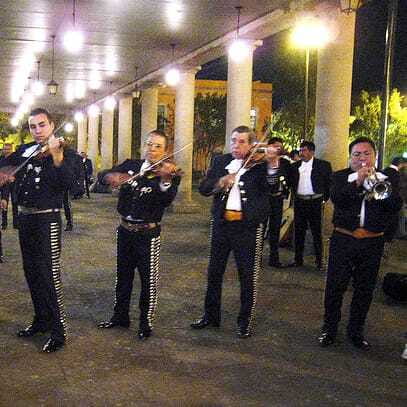 Garibaldi by Night with Dinner at Bellini - The folklore show and the kind of dancing you’ll see