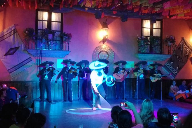 Garibaldi Night Tour - Guadalajara de Noche: a live folkloric show plus your included drink