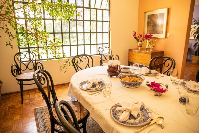 Gourmet Home Dining Experience in Mexico City with Margarita - Margarita’s garden welcome, drinks, and neighborhood stories