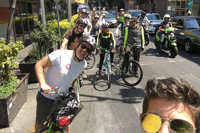 Graffiti & Urban Art Biketour w/ taco stop - Doctores: Street Art With a Working-Class Edge