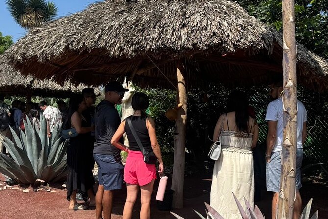 Guided tour EN Teotihuacan - Breakfast EN cave-round transport - Climbing the Pyramid of the Moon for the Best Photo Angles