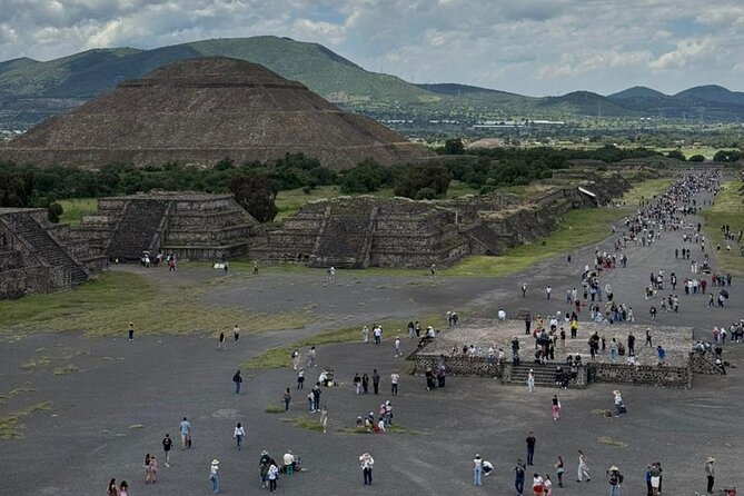 Guided Tour in Area with Cave Breakfast and CDMX Transportation - How the half-day starts: La Cueva Teotihuacán and CDMX pickup