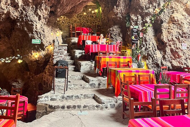 Guided Tour in Pyramids + Transportation + Breakfast in Cueva - Tlalocan workshop in the middle of the day: obsidian, maguey, and tastings
