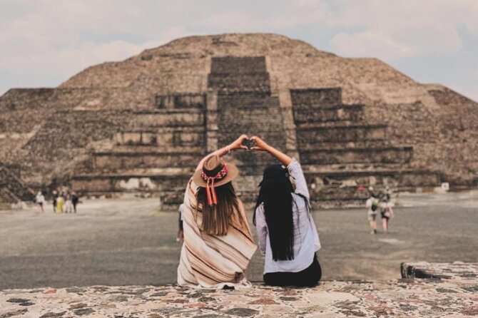 Guided Tour in Teotihuacan with Cave Breakfast and Transportation - Cave breakfast or terrace views: the start of the day sets the tone