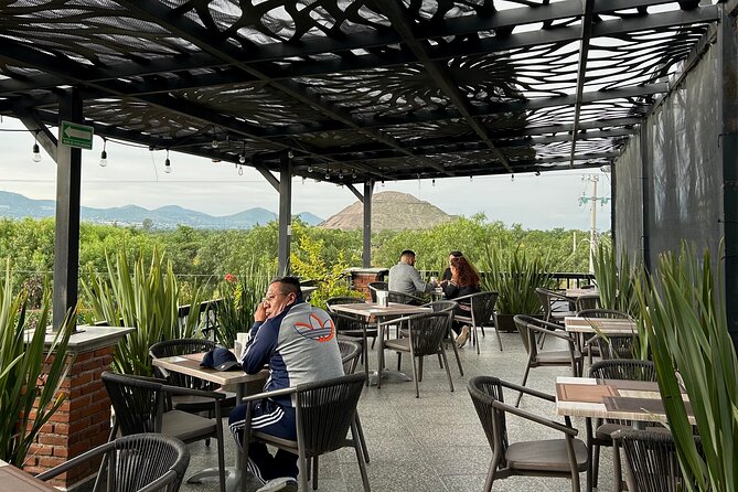 Guided Tour in the Pyramids of Teotihuacan with Breakfast - Group size, English support, and comfort level