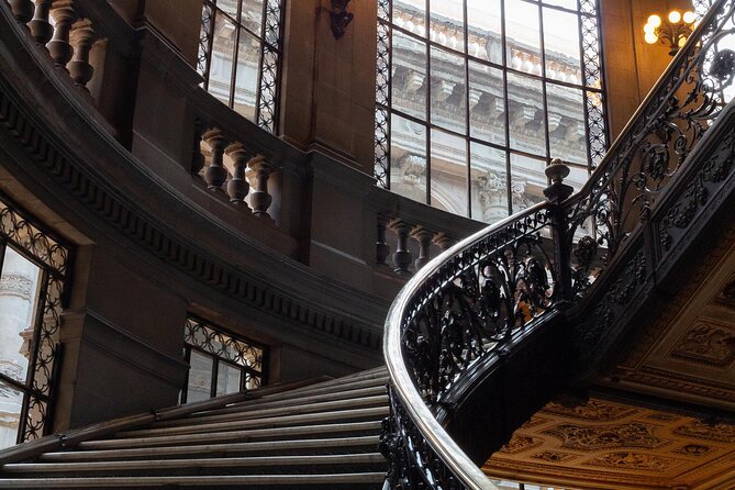 Guided tour National Museum of Art - Stop 1: Museo Nacional de Artes, the art you will actually notice