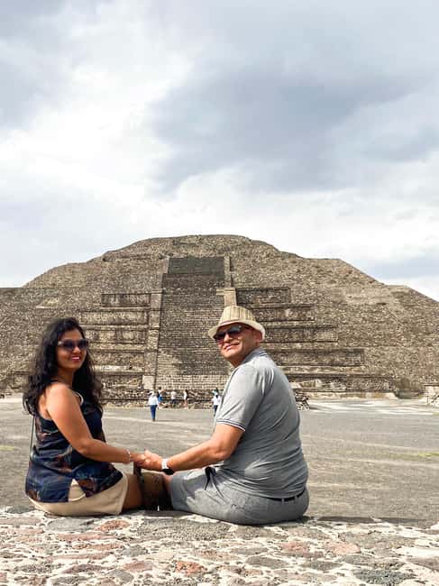 Guided tour of Mexico City: Teotihuacan, Guadalupe, and the Mexica city of Tlatelolco - Price and logistics for a 9-hour historical hit