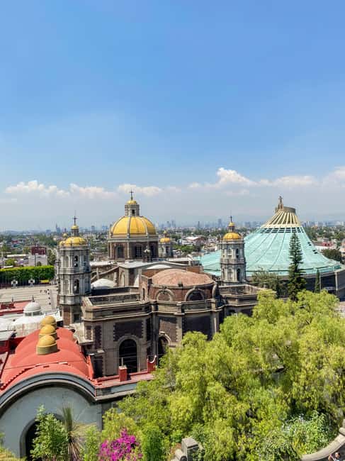 Guided tour of Mexico City: Teotihuacan, Guadalupe, and the Mexica city of Tlatelolco - Tlatelolco again: spirits, free time, and a proper meal break
