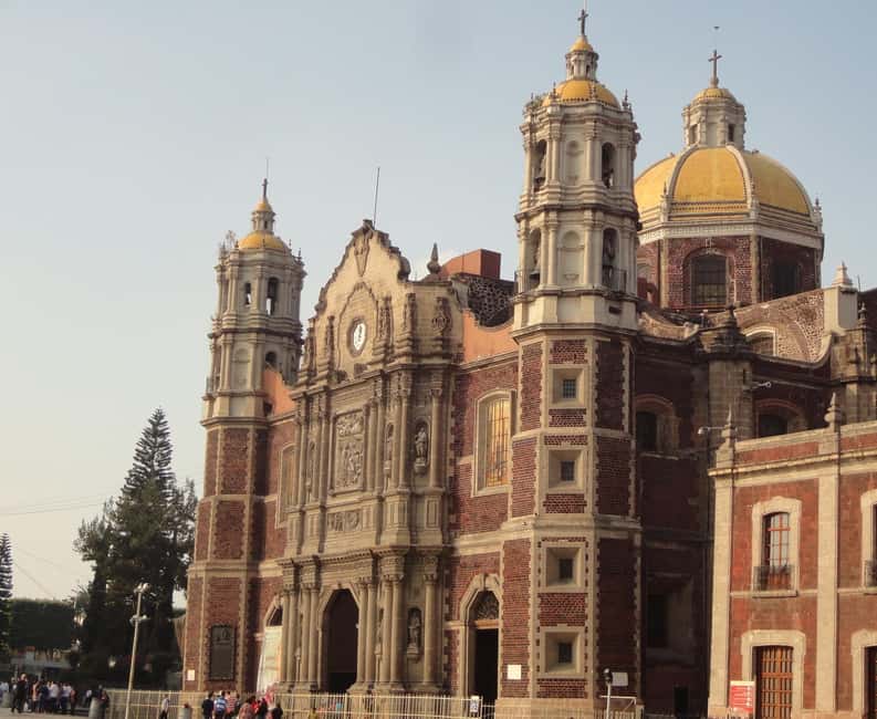 Guided tour of Mexico City: Teotihuacan, Guadalupe, and the Mexica city of Tlatelolco - Teotihuacan: Sun, Moon, Avenue of the Dead, and feathered-shell temples