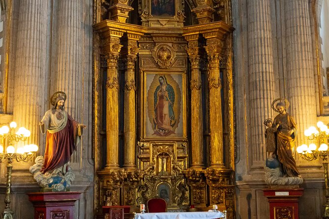 Guided tour of the Basilica of Guadalupe and Museum of Art - Capilla del Cerrito: the city view and the murals that explain the story