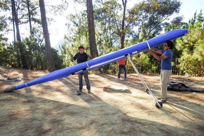 Hang gliding in Valle de Bravo - The Forest to Launch Transition