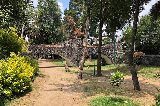 Hidden Gems of Mexico City: Exploration Game and Tour - La Fuente en el Huerto: A Fountain With a Timeline Built In