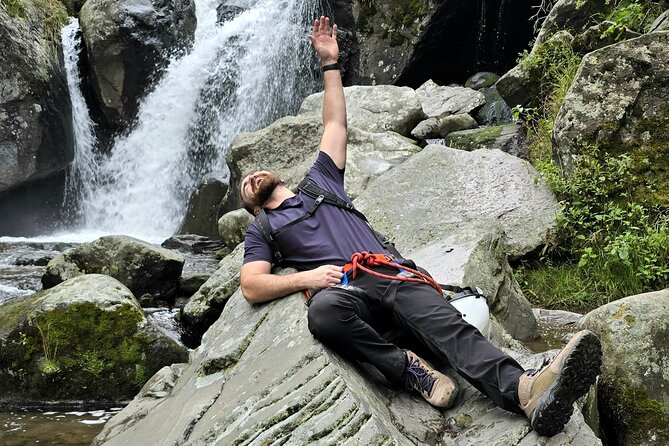 Hiking to the Puerta del Cielo Viewpoint in Mexico City - The volcanic cave and waterfall rhythm