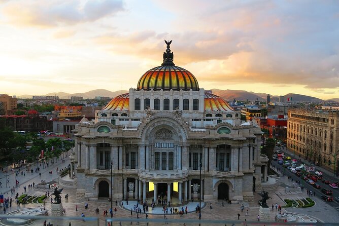 Historical downtown Mexico City & Teotihuacan Pyramids Mezcal tasting - Hotel Pickup and the Minivan Advantage in Mexico City