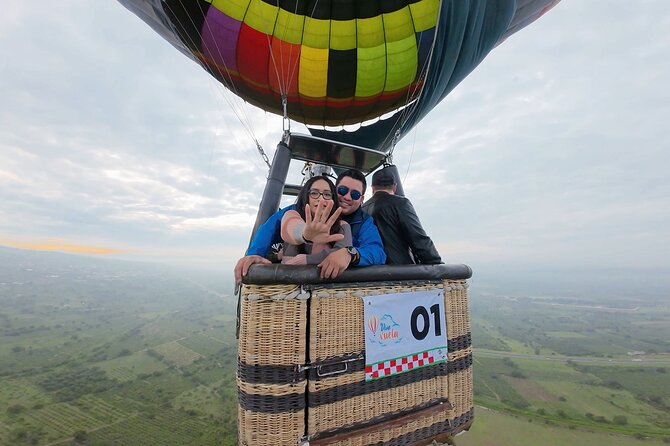 Hot air balloon flight in Teotihuacán + Breakfast in a Cave - Dawn start: getting from Mexico City to Teotihuacan