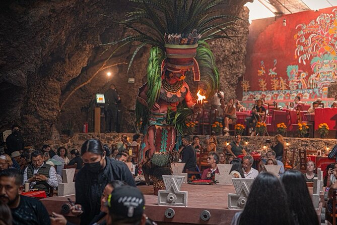 Hot air balloon flight in Teotihuacán + Breakfast in a Cave - Breakfast in a natural cave: the calm reset