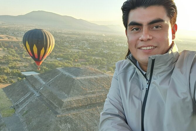 Hot air balloon from CDMX and Restaurant la Gruta (ORIGINAL) - The guide factor: David, Ivan, Hermes, Daniel, and Michael