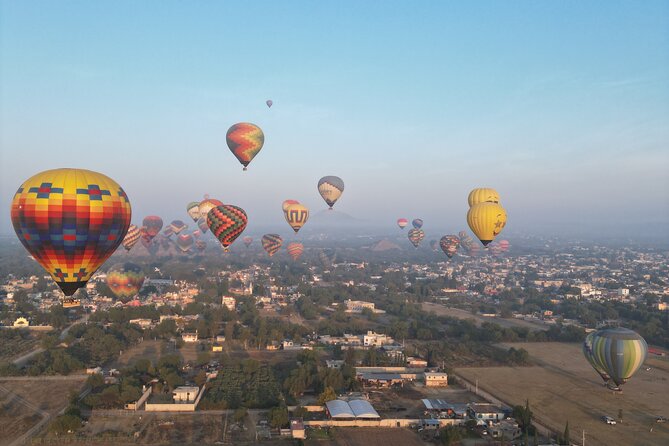 Hot air Balloon ride in Teotihuacan & breakfast in “La Gruta” - Teotihuacan time: exploring the archaeological site with your guide